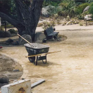 1998 construction of the entrance kiosk and stone pavers