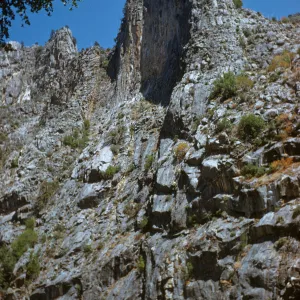 cliffs near Boyden Cave