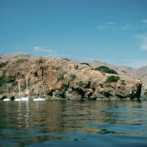 Santa Cruz Island, Twin Harbors