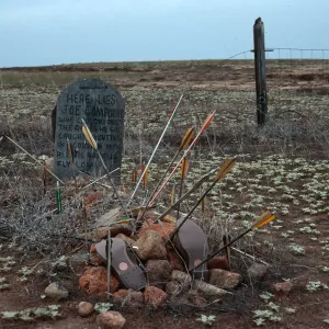 grave, Scorpion/Smugglers Trail, Santa Cruz Island