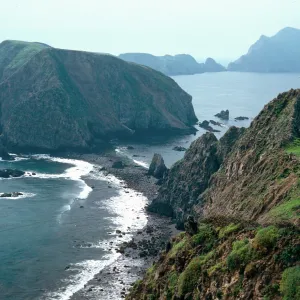 landbridge between Middle & East Anacapa Island, at low tide of ~0.6 foot, East Anacapa Island