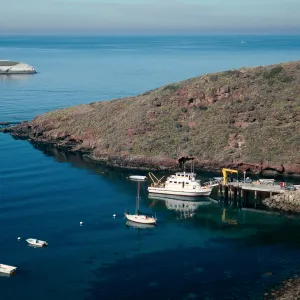 Santa Catalina Island, USC Marine Science Ctr, Bird Rock, Big Fisherman's Cove